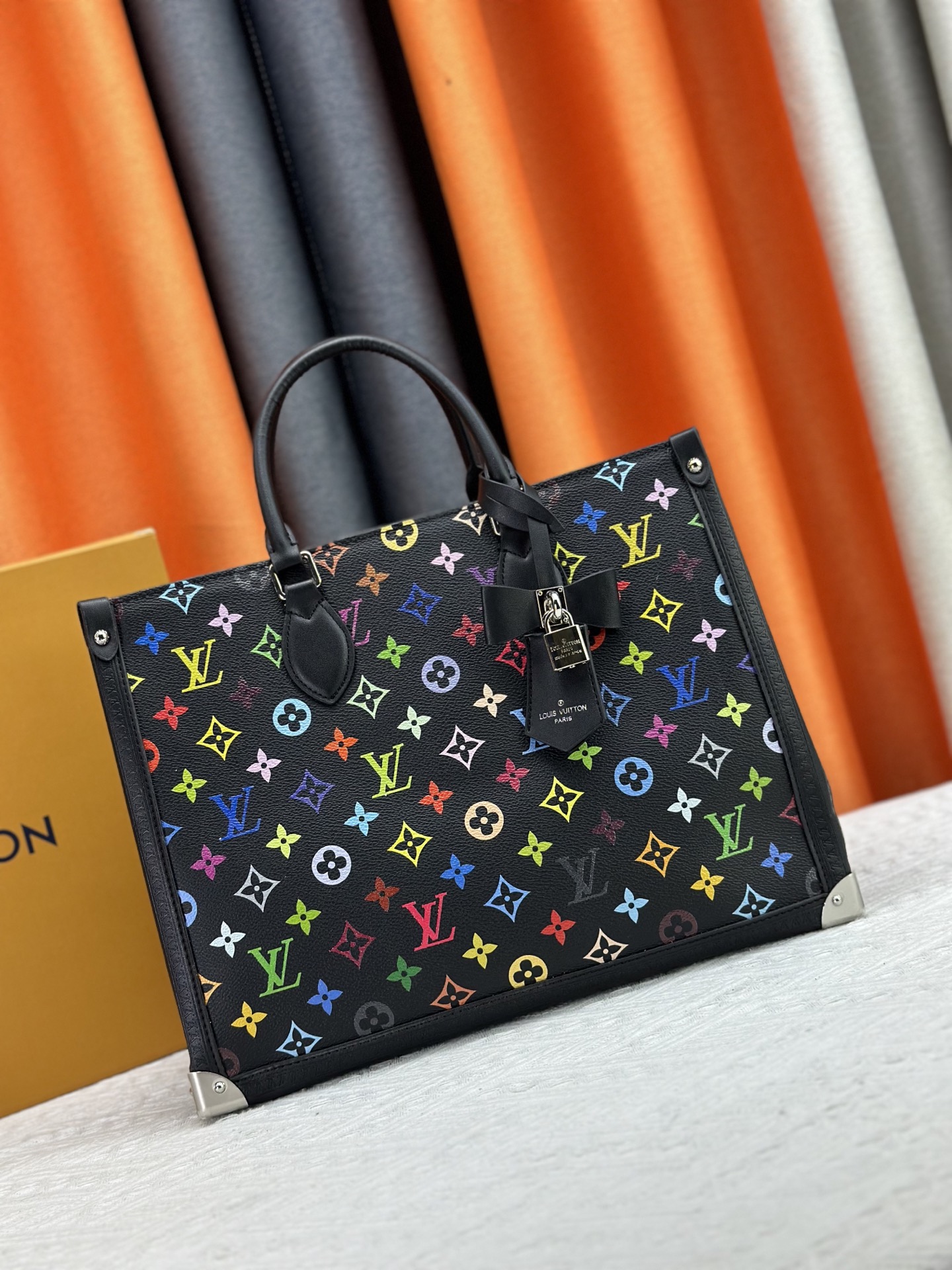 LV bag 692